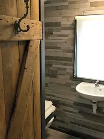 The cosy hut - Image 5