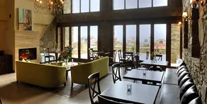 Boutique Chalet 1450 - Image 2