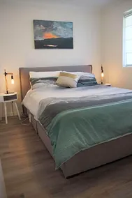 Contemporary 2BR Apt in Kingston - Image 2