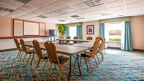 Quality Inn & Suites Burkburnett - Wichita Falls - Image 5