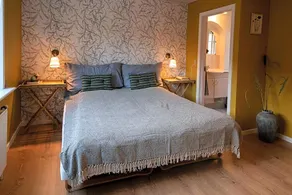 Bed & Breakfast - Image 3