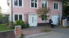 Pink House Room#1 Stockholm - Image 2