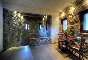 Boutique Chalet 1450 - Image 3