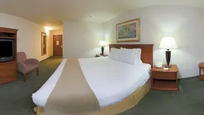 HOLIDAY INN EXPRESS & SUITES - Image 5