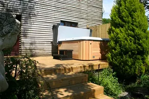 Barn Cottage - Farm Park Stay With Hot Tub - Image 5