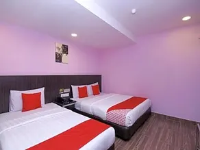 Oyo 89775 98inn Near Hospital Miri - Image 3