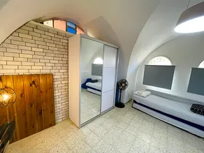 Zimmer In Old City - Image 4
