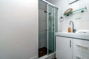 Garr2 Peaceful 1BR Home near Canberra Hospital - Image 4