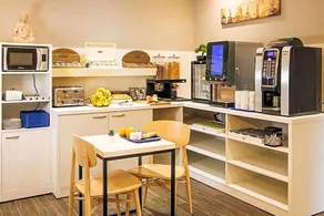Twenty's Business Flats Mansio - Image 3