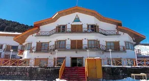 Clifftop Club - Image 2