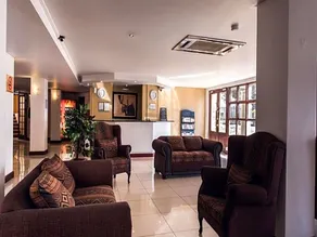 Airport Inn And Suites - Image 5