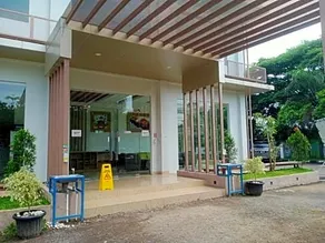 OYO 90102 Edotel Hotel By Dbest Hospitality - Image 4