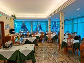Pine Beach Hotel Rosolina Mare - Image 3