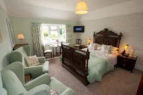 Ford Farm House B&B - Image 3