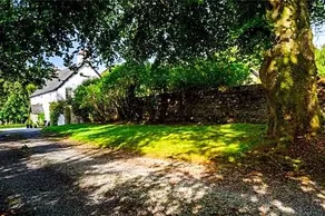 Brooklawn House Bed and Breakfast - Image 2
