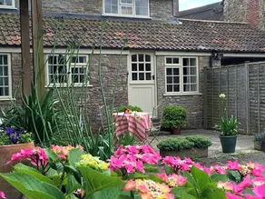 Hound House Bed & Breakfast - Image 5