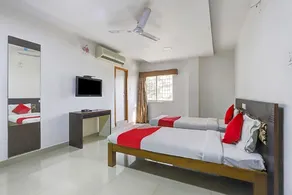 Gold Residency by OYO Rooms - Image 2