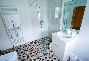Glenburn Galgorm Bed & Breakfast - Image 2