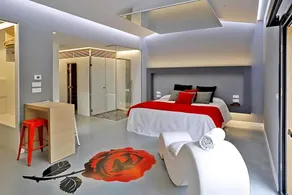 Motel Latino - Image 3