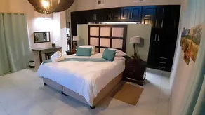 Morokolo Safari Lodge Self-Catering - Image 4