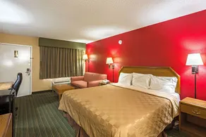 Rodeway Inn Hazlehurst - Image 4