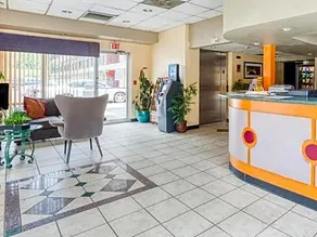 Budgetel Inn & Suites - Image 4