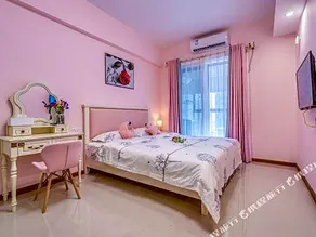 March Liu Theme Apartment - Image 5