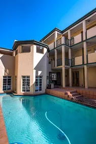 Airport Inn And Suites - Image 3
