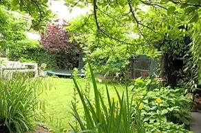 Hidden Pearl Family Home - Image 2