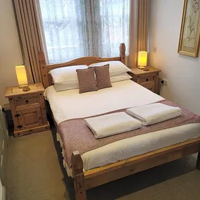 Swan Inn Lechlade - Image 2
