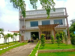 OYO 90102 Edotel Hotel By Dbest Hospitality - Image 3