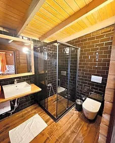 Authentic Villa Surrounded by Nature in Karamursel, Kocaeli - Image 5