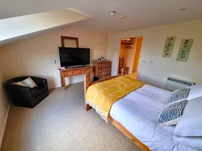 Zucchini Hotel - Image 3