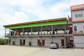 Au Hotel - Image 5
