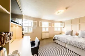 Les Douvres Hotel - Image 3