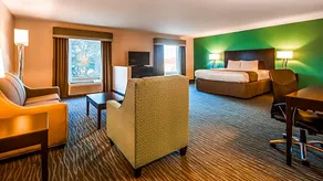 Quality Inn & Suites Burkburnett - Wichita Falls - Image 3