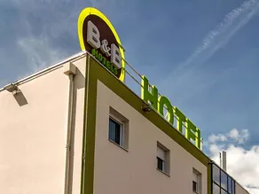 Hotel Arena Clermont Ferrand - Image 5