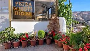 Petra Guests Hotel - Image 4