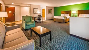 Quality Inn & Suites Burkburnett - Wichita Falls - Image 2