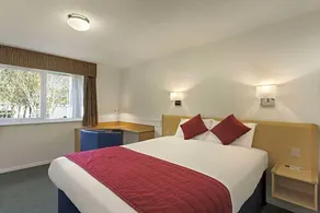 Days Inn Basingstoke East - Image 5