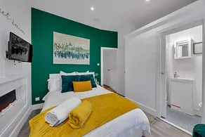 The Green Room - Image 5