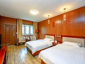 Fengxiangyuan Holiday Hotel - Image 2