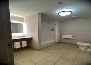 Holiday Inn Express & Suites - Liberal - Image 2