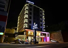 61 Park Hotel - Image 2