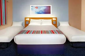 Travelodge Doncaster - Image 3