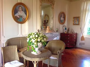 Chateau du Mont Perreux - Image 3
