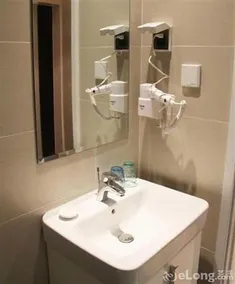 Chengdu Senberstan Hotel - Image 2