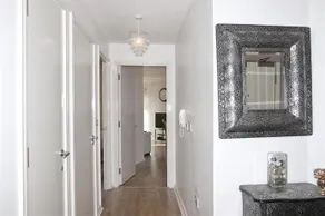Luxury 2 double bed flat - Image 2