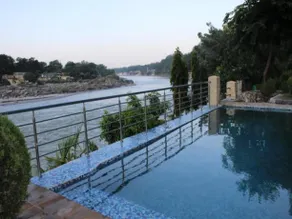 Divine Resort - Image 2