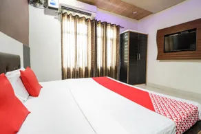 Hotel Seven Seas by OYO Rooms - Image 4